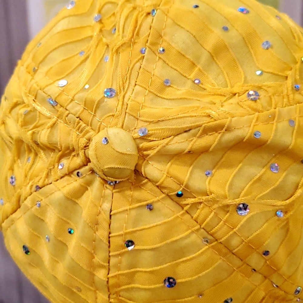 Yellow textured baseball cap with silver metallic dots ponyrail opening - Picture 8 of 9